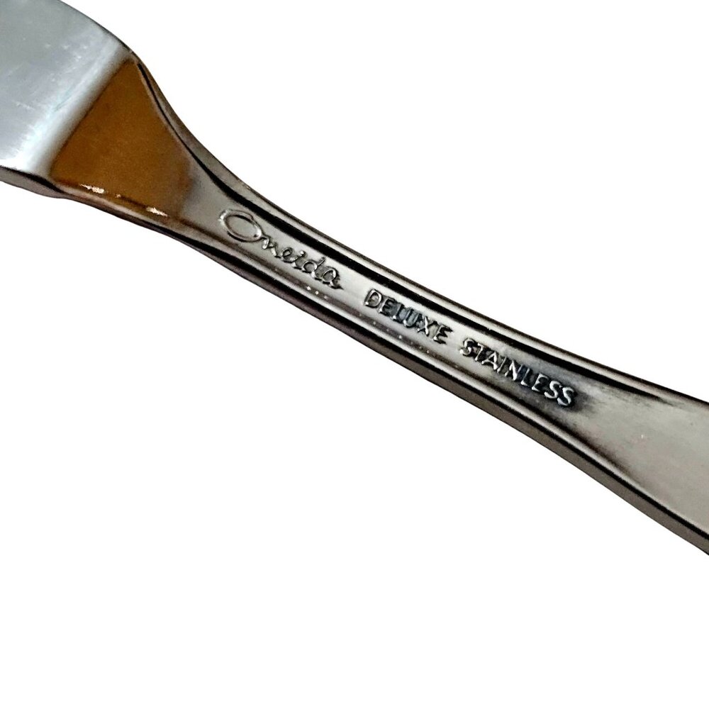 Oneida Spanish Mood Butter Knife 6.5" ornate handle vintage flatware piece - Picture 3 of 11